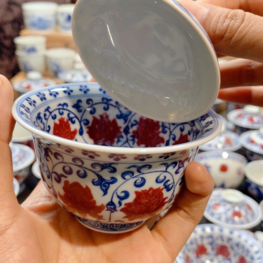 满工满绘缠枝莲盖碗微瑕