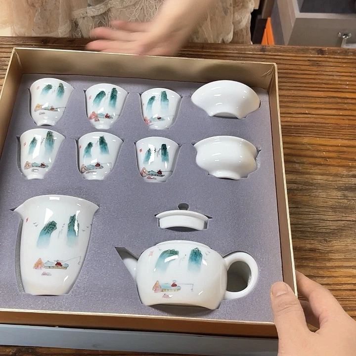 孤品茶具套装等。