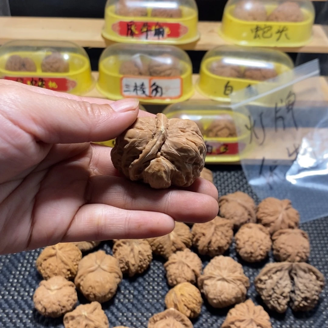 挪***林吊坠文玩核桃核桃异形