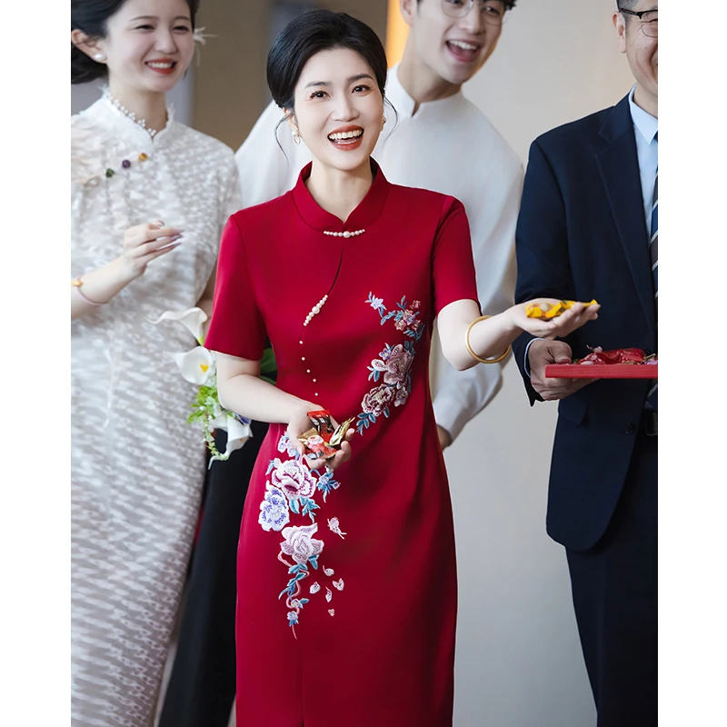 年轻版喜婆婆喜妈妈婚宴装2025新款秋装婚礼服装10月份结婚旗袍女