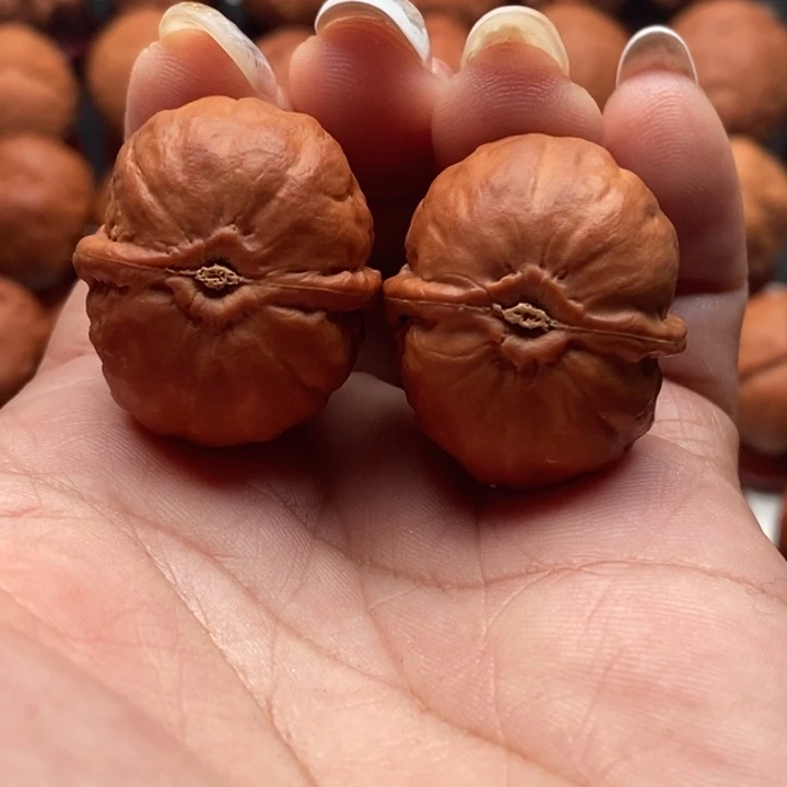 核桃精品文玩核桃手捻玉枕元宝