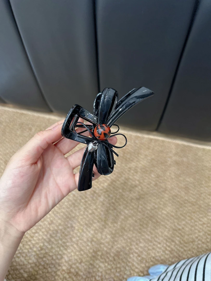 气质豹纹抓夹女可爱纽扣结后脑勺大号盘发鲨鱼夹子高级感发卡