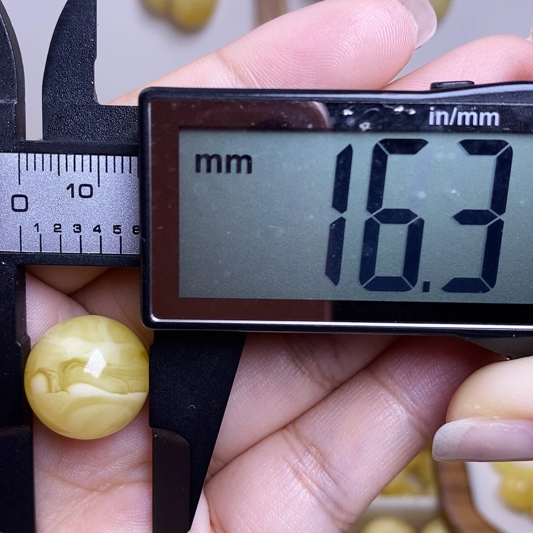 裸石琥珀未镶嵌蜜蜡圆珠