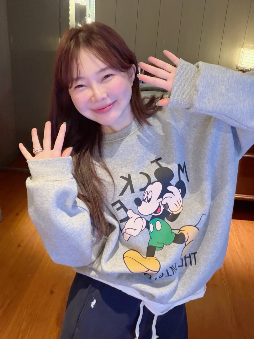 【BORAKOO】卡通米奇圆领加绒长袖卫衣