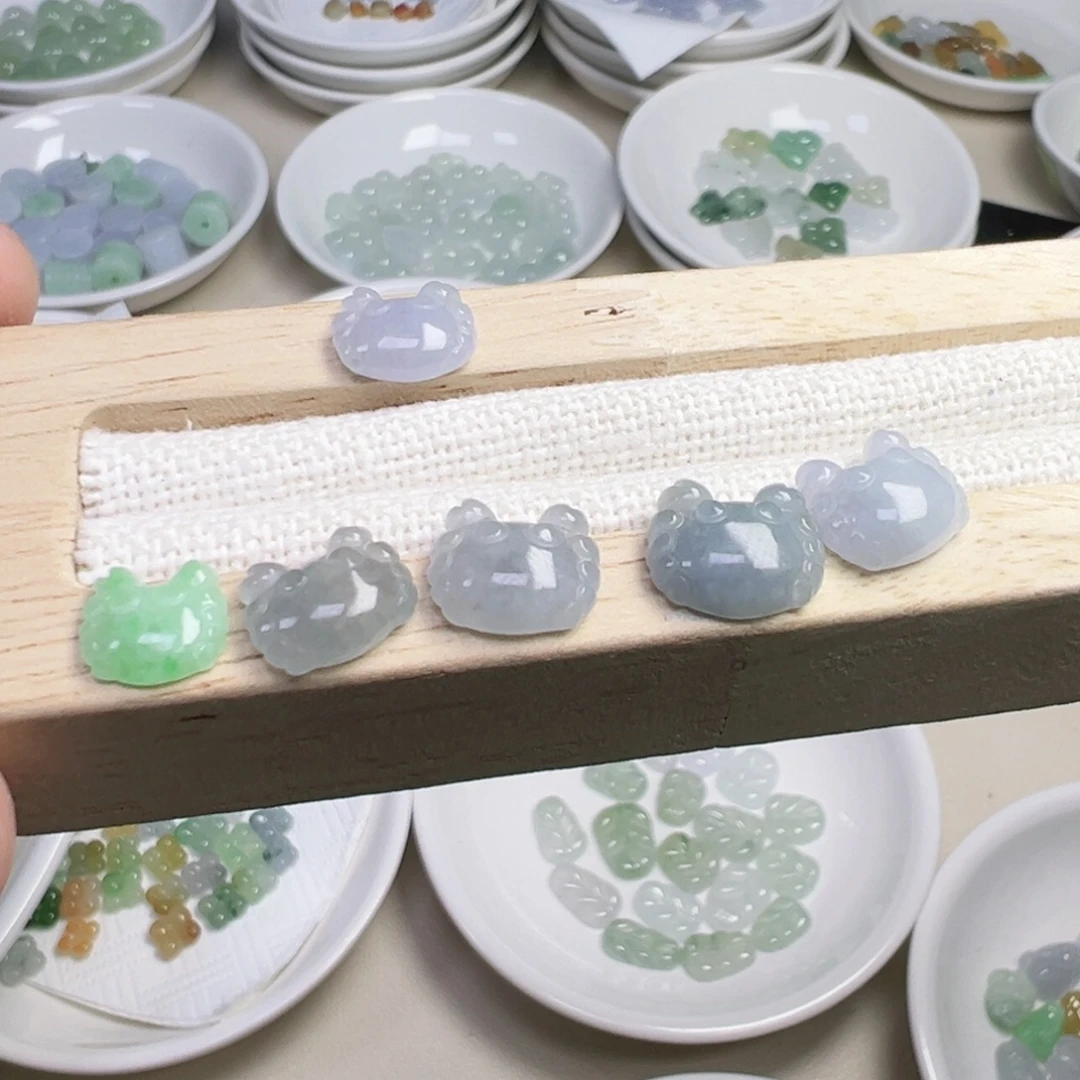 翡翠散珠螃蟹一只