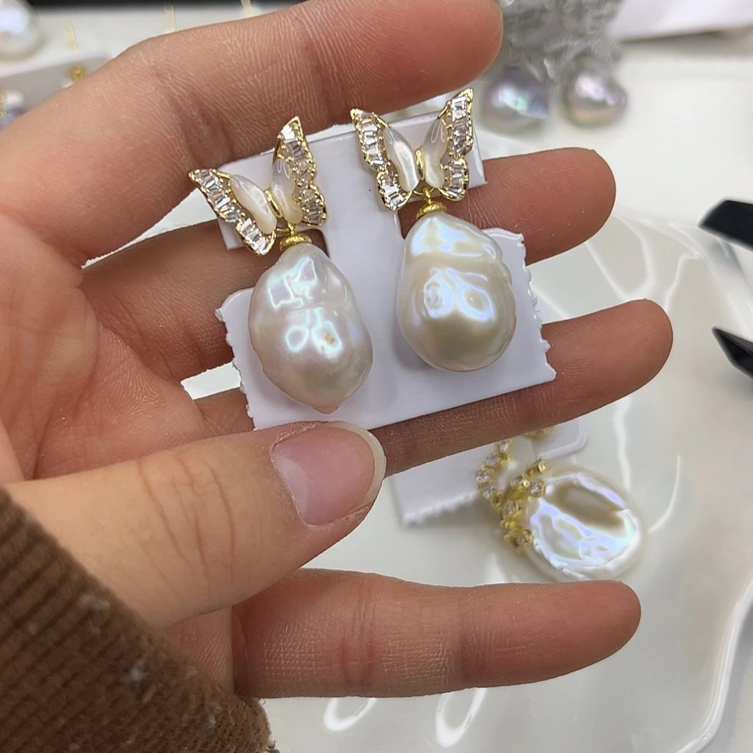 淡水珍珠合金耳饰