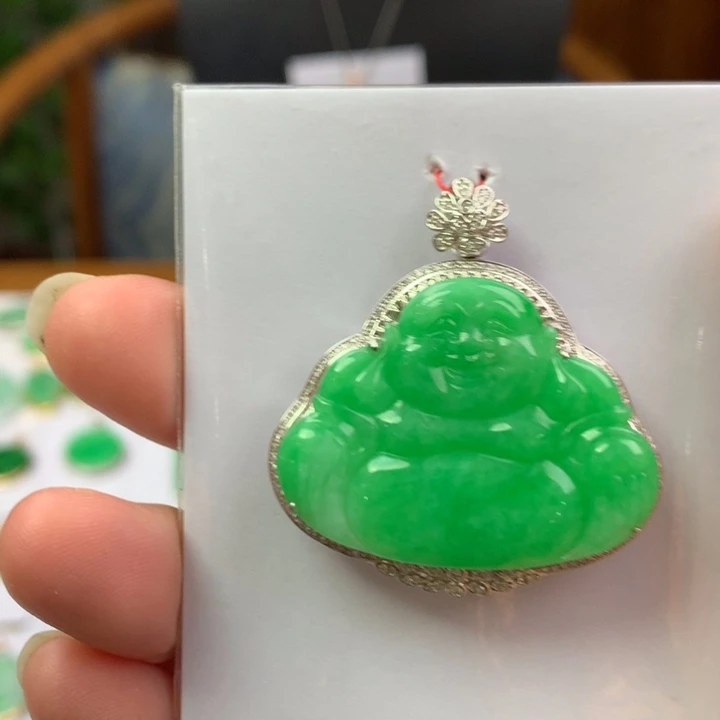 颈饰18K金镶嵌翡翠翡翠吊坠