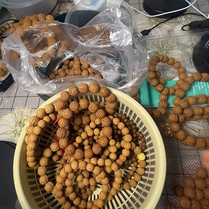 山桃核手串制作工艺
