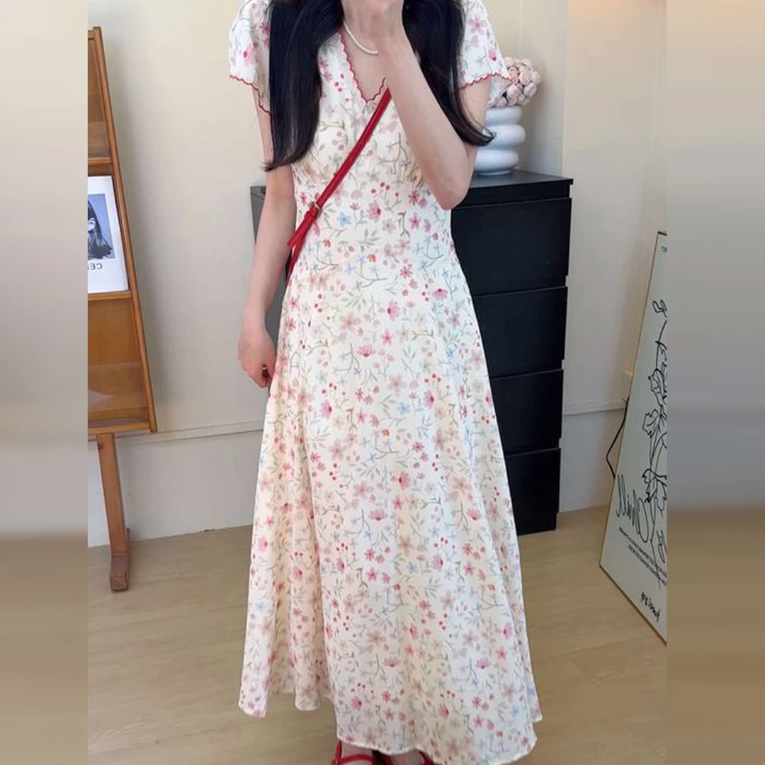 茶歇法式碎花连衣裙子女夏季2025新款爆款高级感度假绝美长裙4823