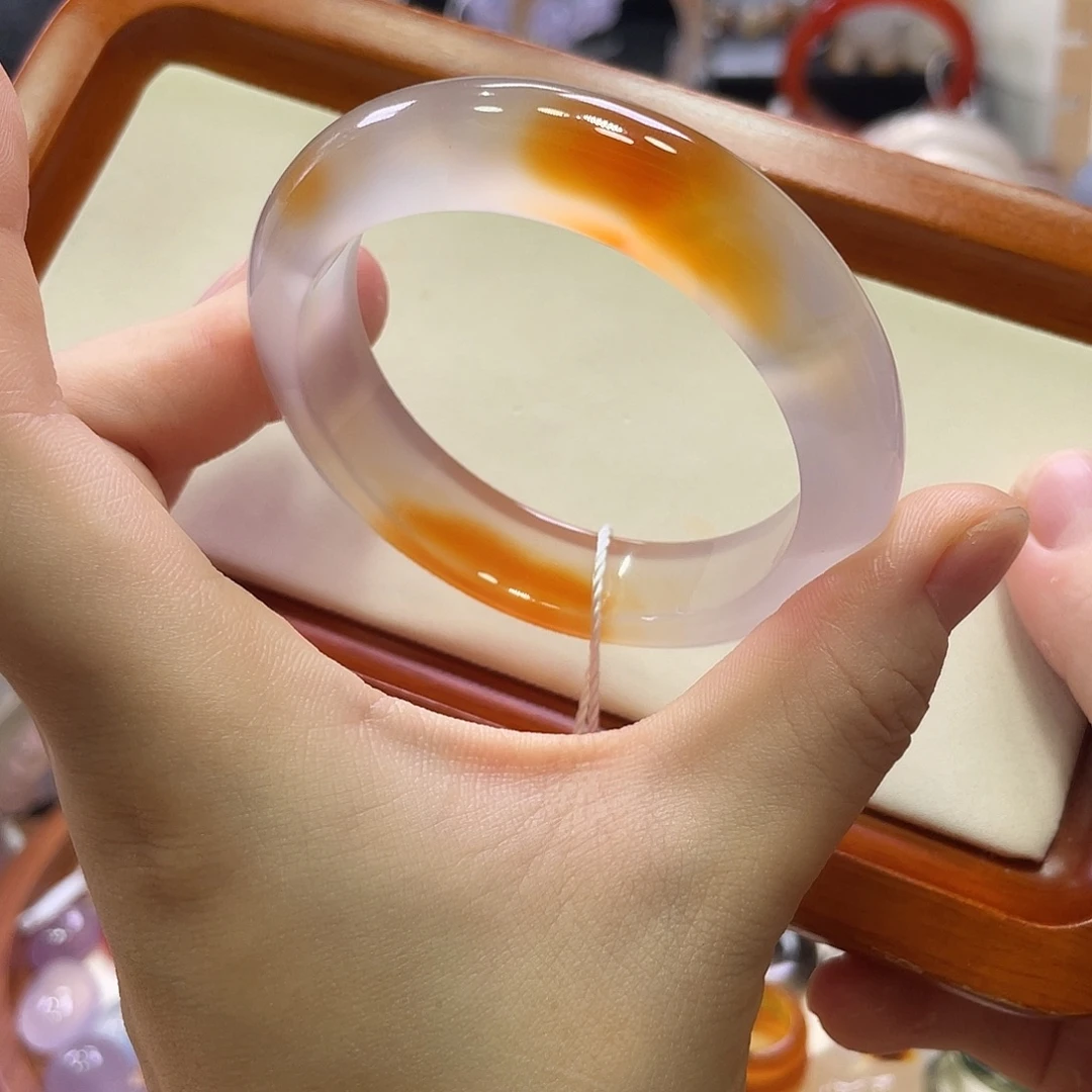 醉***尘手镯玛瑙/玉髓未镶嵌不同角度不同光线下色不同