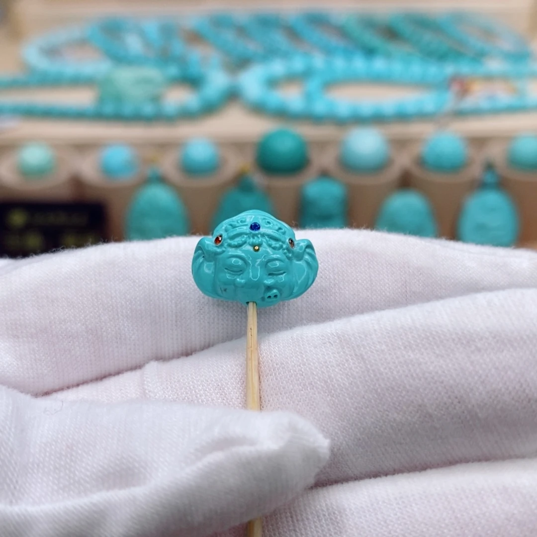 绿松石未镶嵌珠宝奇石