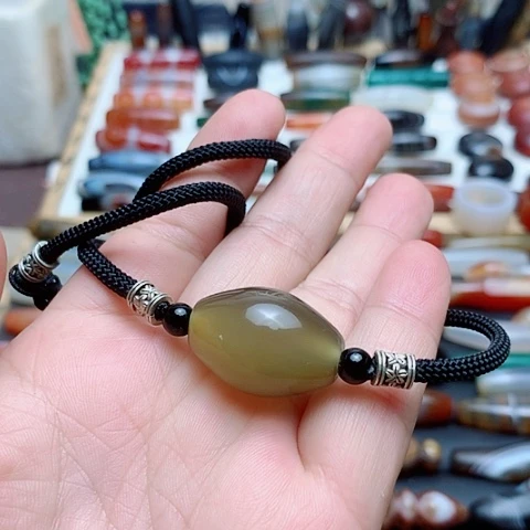 合金颈饰玛瑙/玉髓