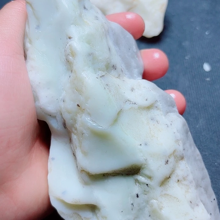 和田玉（糖玉）未镶嵌珠宝奇石