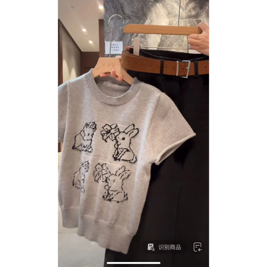 徐秋阳  可爱兔兔  秋季新款百搭时尚休闲显瘦显白毛衣YM409