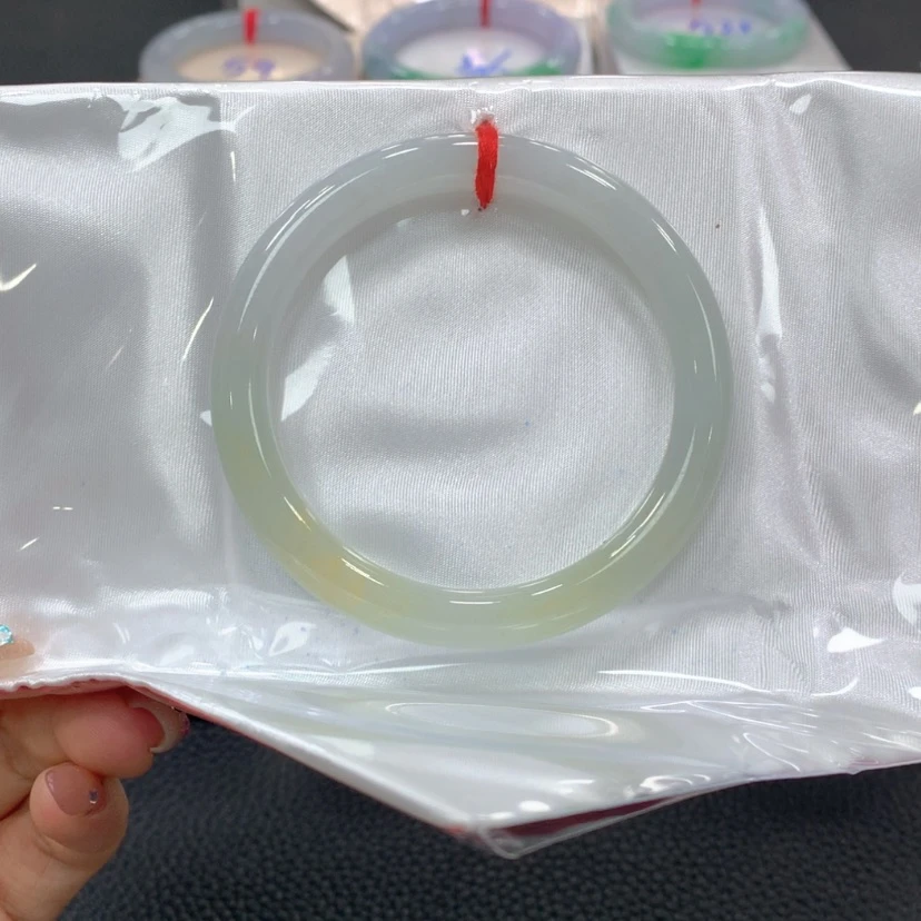 【闪购商品】翡翠手镯未镶嵌翡翠