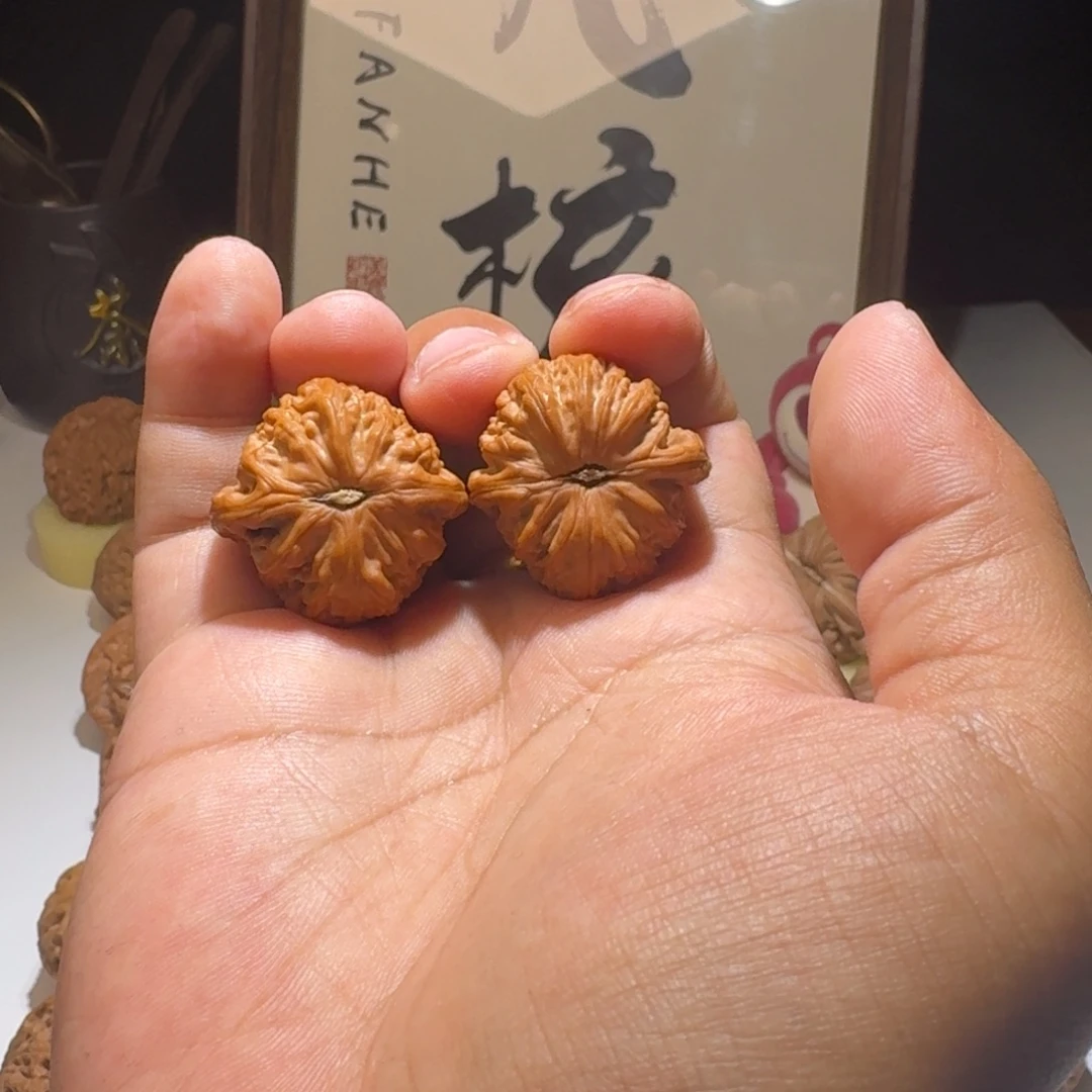 六***.文玩核桃吊坠29尺寸白狮子