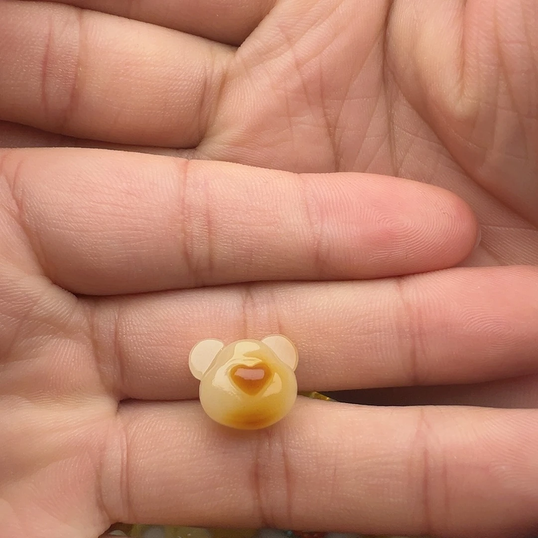 蜜蜡未镶嵌颈饰熊头（已打左右孔介意勿拍）