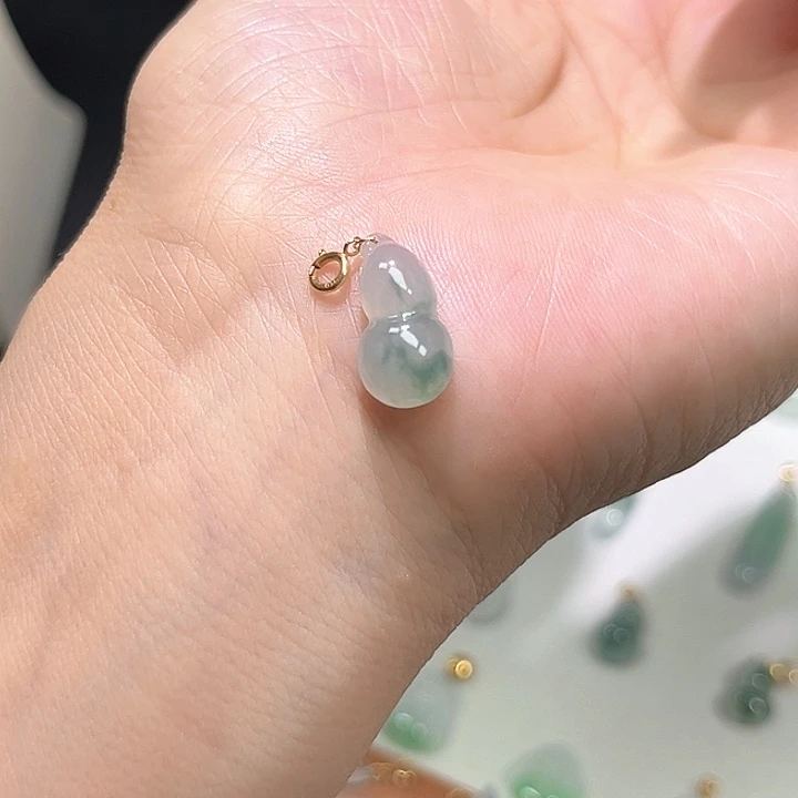 颈饰18K金镶嵌翡翠