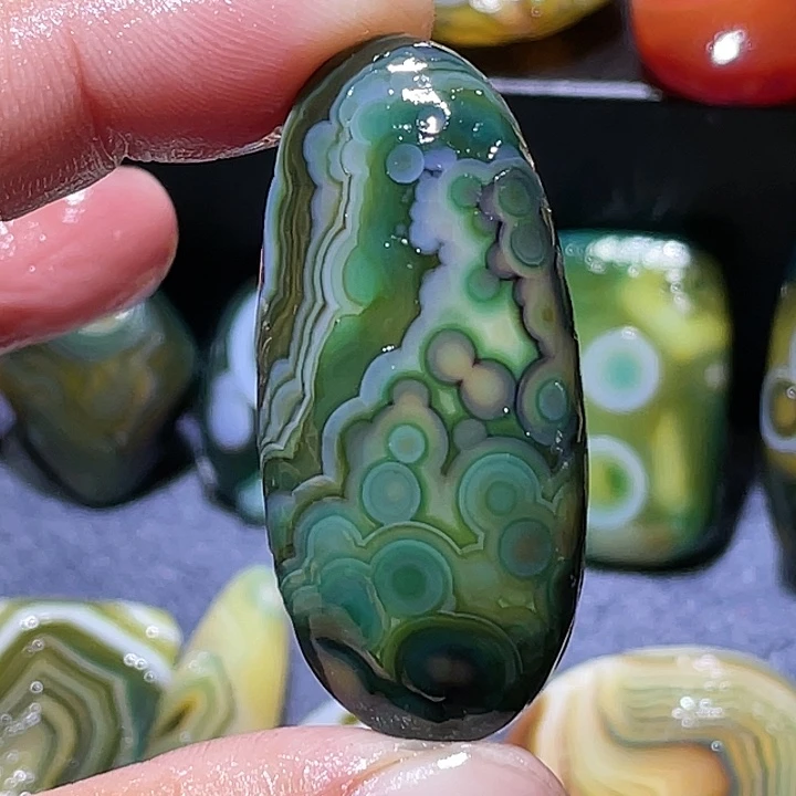 玛瑙/玉髓未镶嵌珠宝奇石