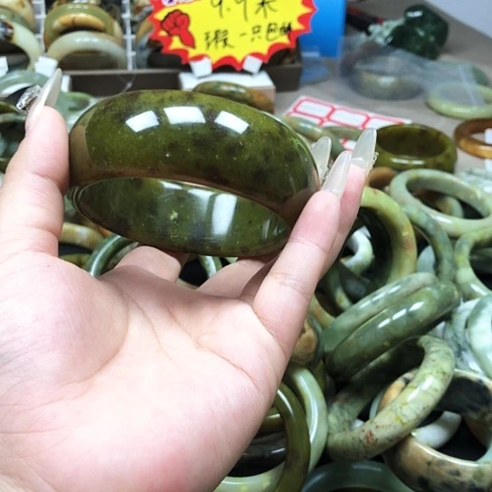 未镶嵌蛇纹石玉手镯郁****道