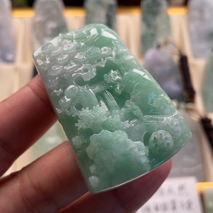 颈饰未镶嵌翡翠玉