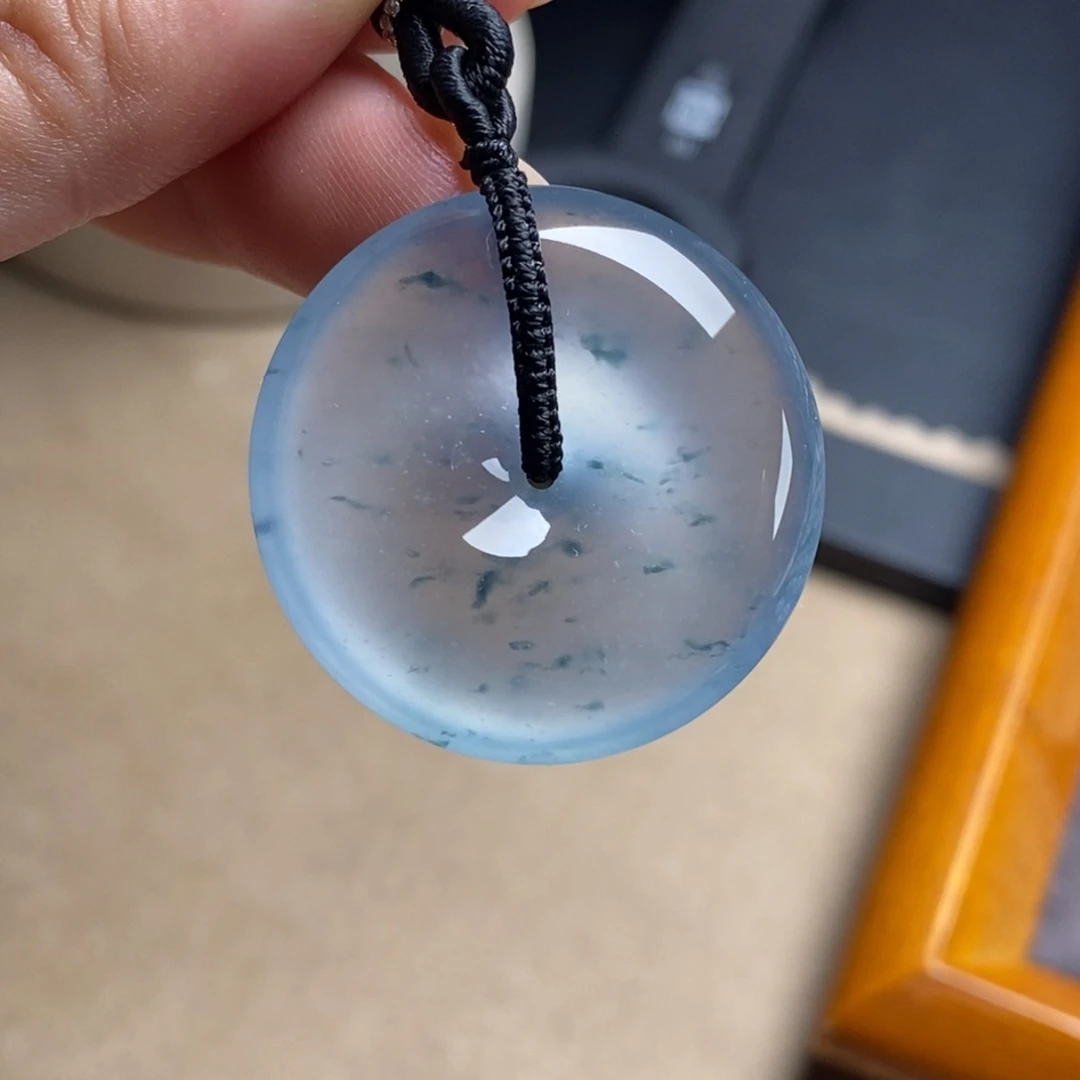 翡翠未镶嵌颈饰高冰玻星空蓝底色飘蓝花起钢大气肉扣31.6-7