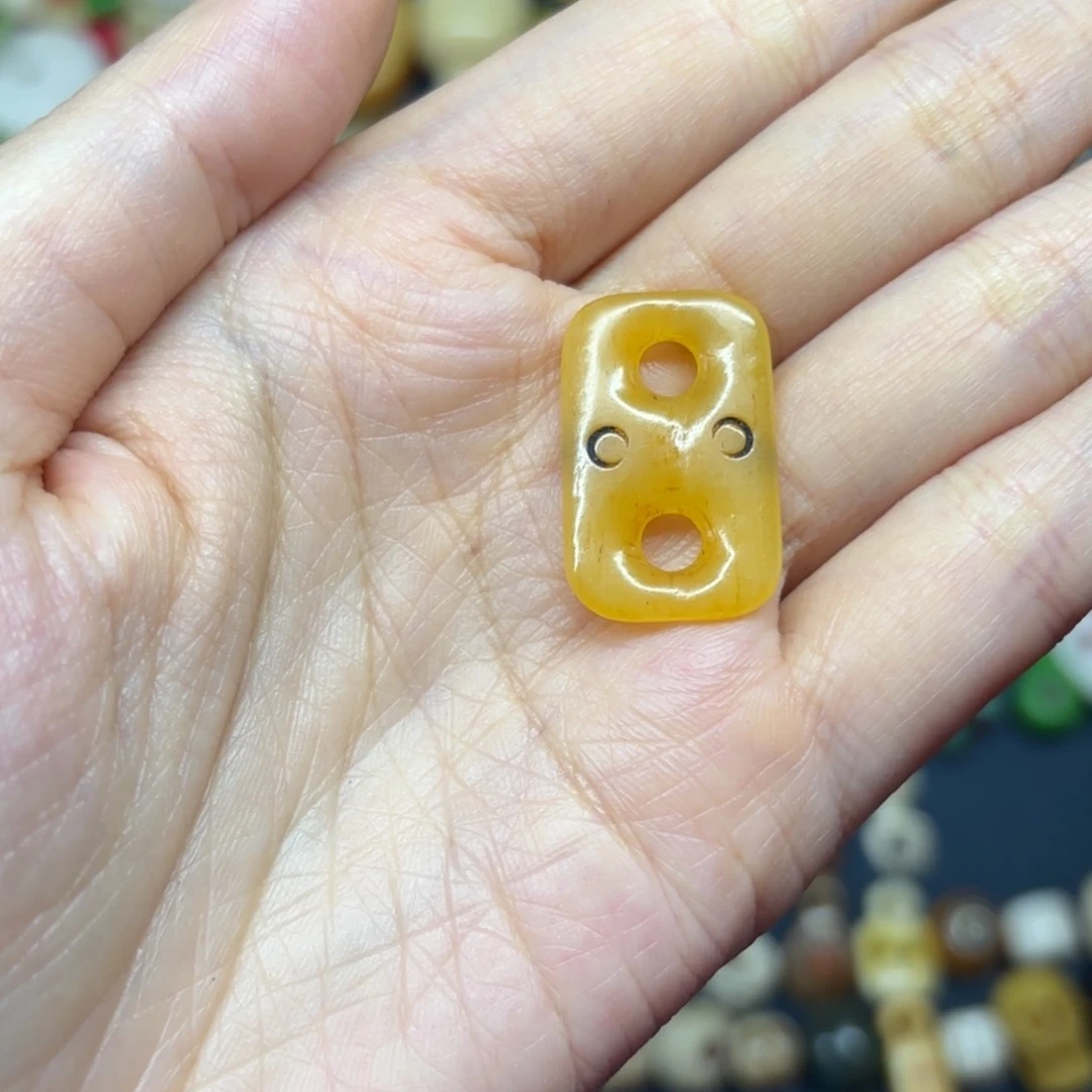 配饰和其他物品上使用各种工具