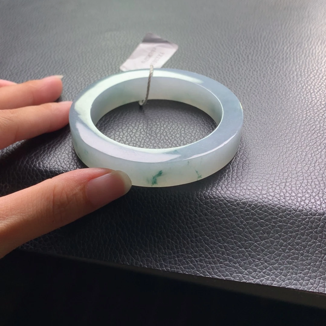 定制翡翠未镶嵌翡翠手镯