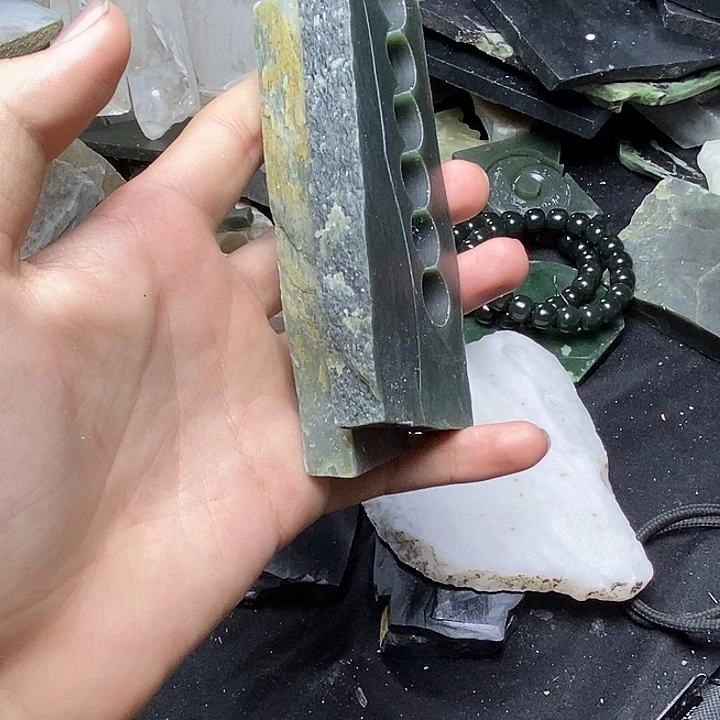 伏***藏和田玉（糖玉）未镶嵌珠宝半成品