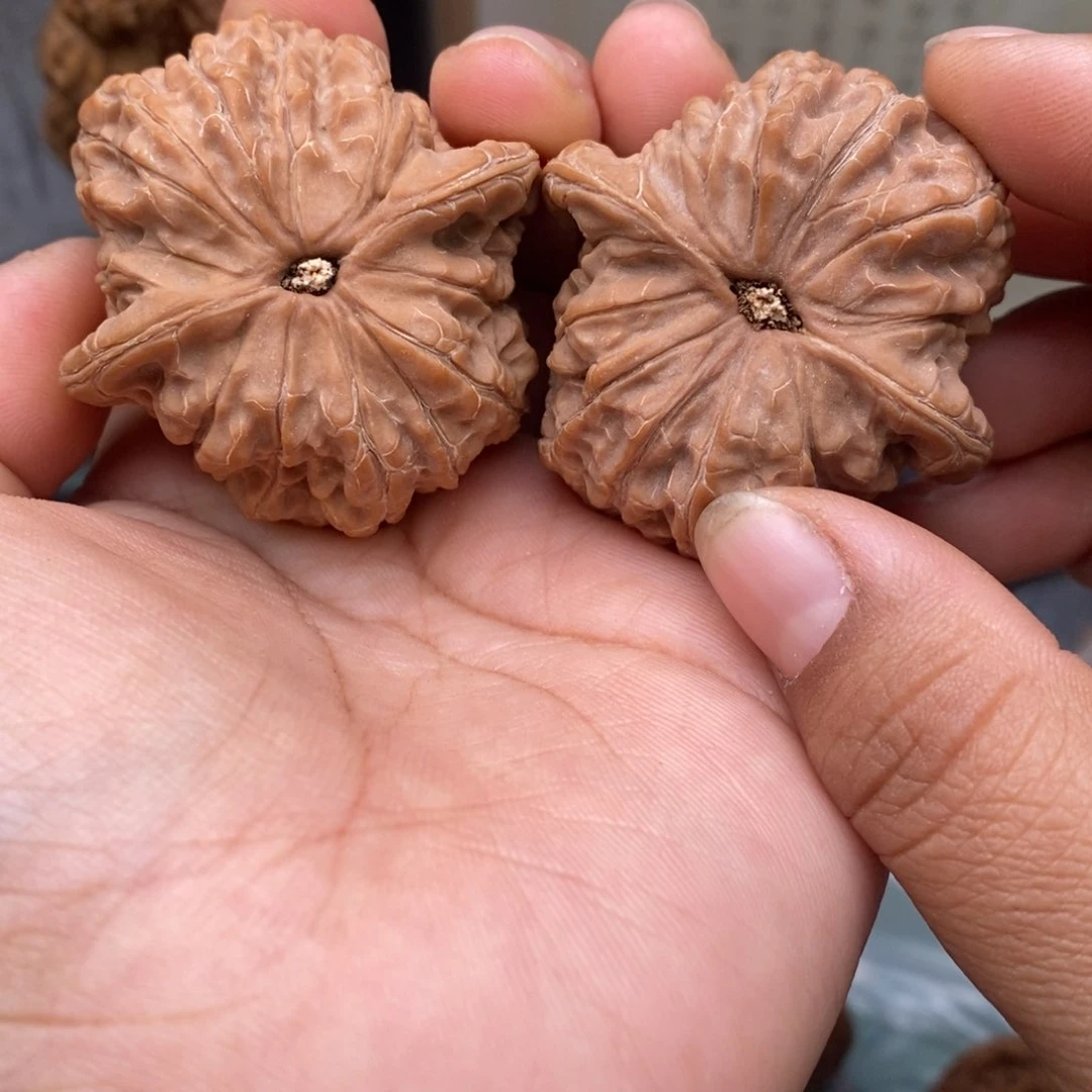 文玩核桃把件44血麒麟