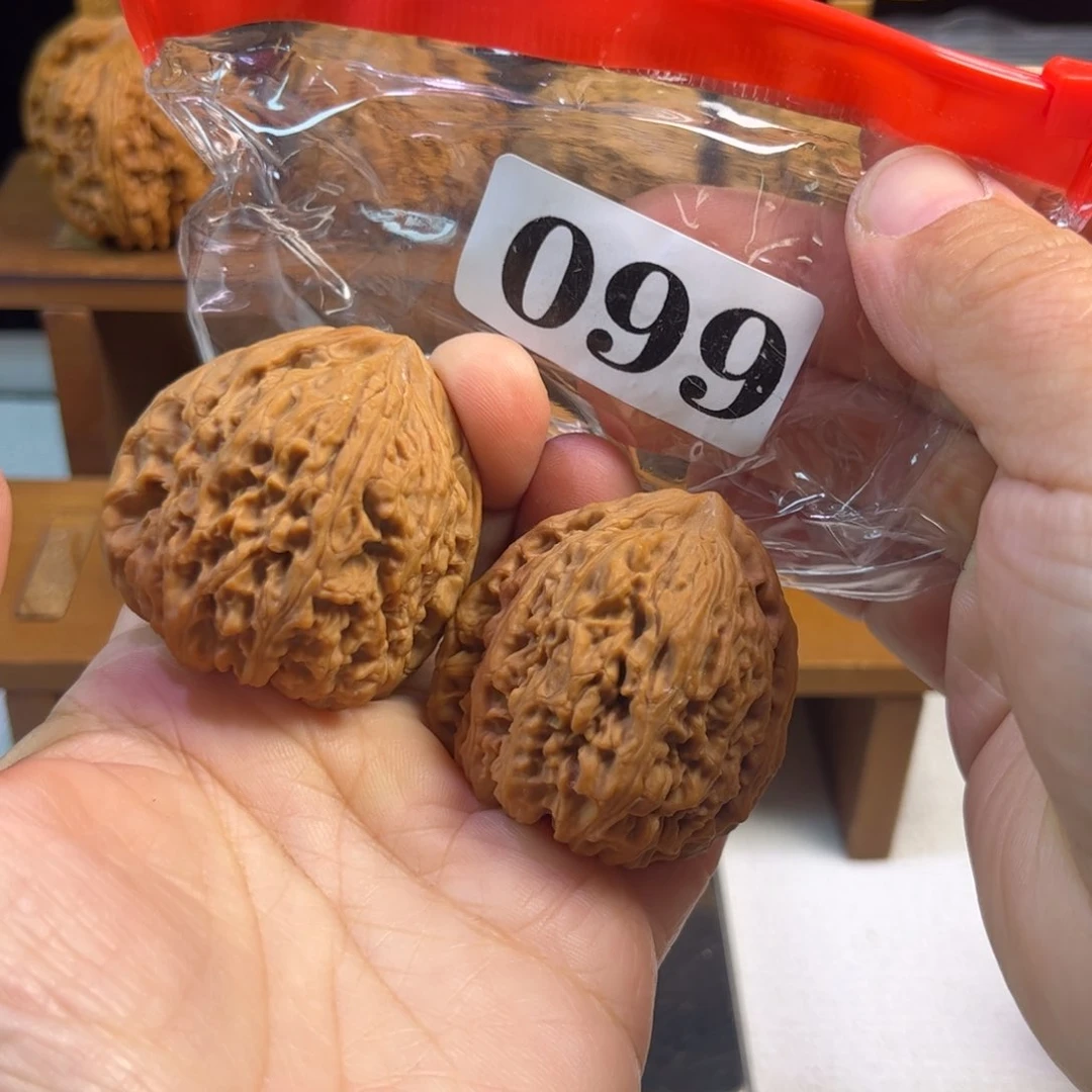 吊坠文玩核桃拉丝三角42