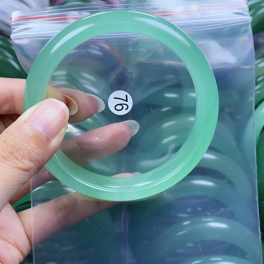 【闪购商品】未镶嵌手镯石英岩玉63