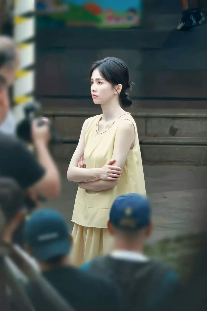 85118 【白鹿同款】（裙长84）无袖背心小衫+A字半身裙套装