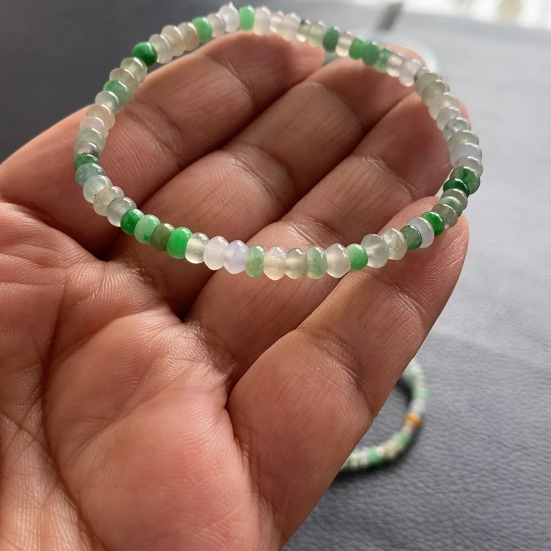 宝***店翡翠手镯未镶嵌天然翡翠手串