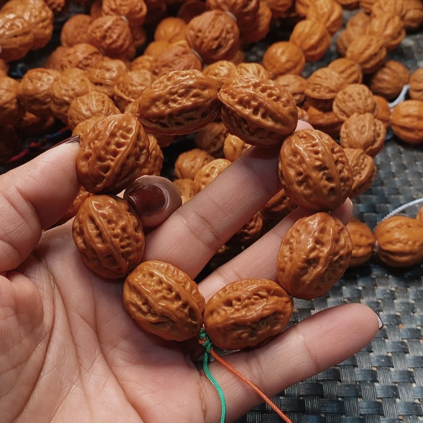 【闪购商品】文玩核桃吊坠绕指柔