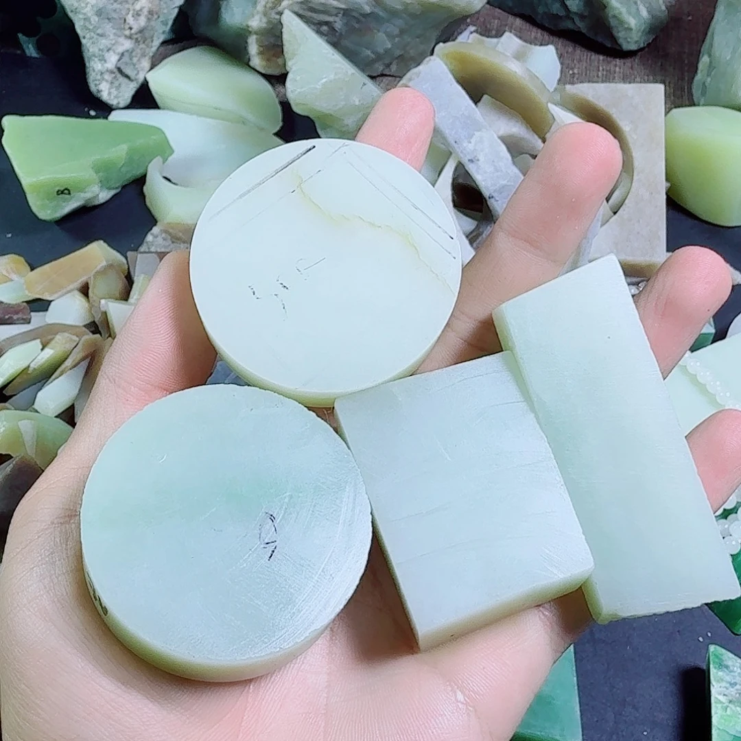 天***好和田玉（糖玉）未镶嵌挂件