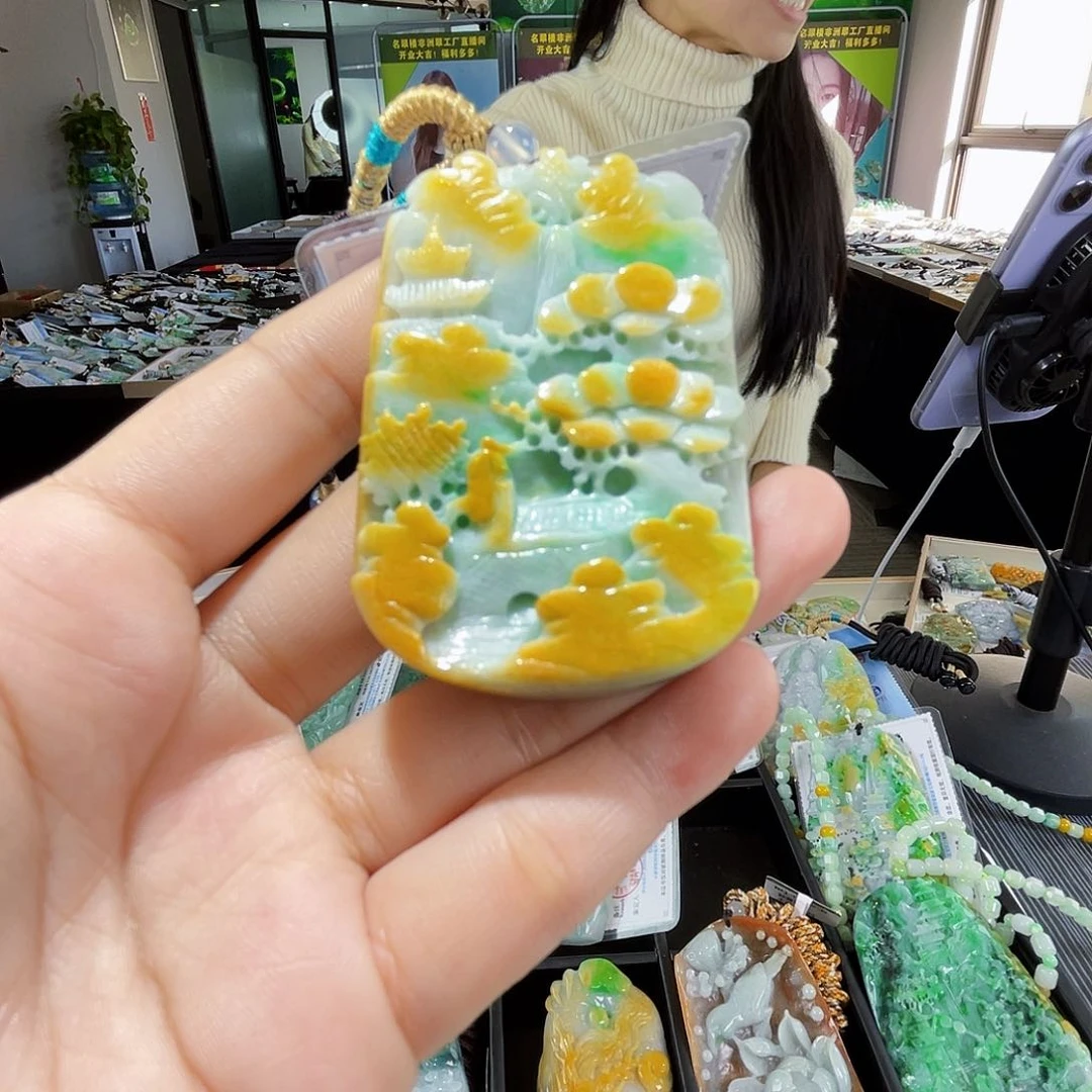 颈饰未镶嵌翡翠一