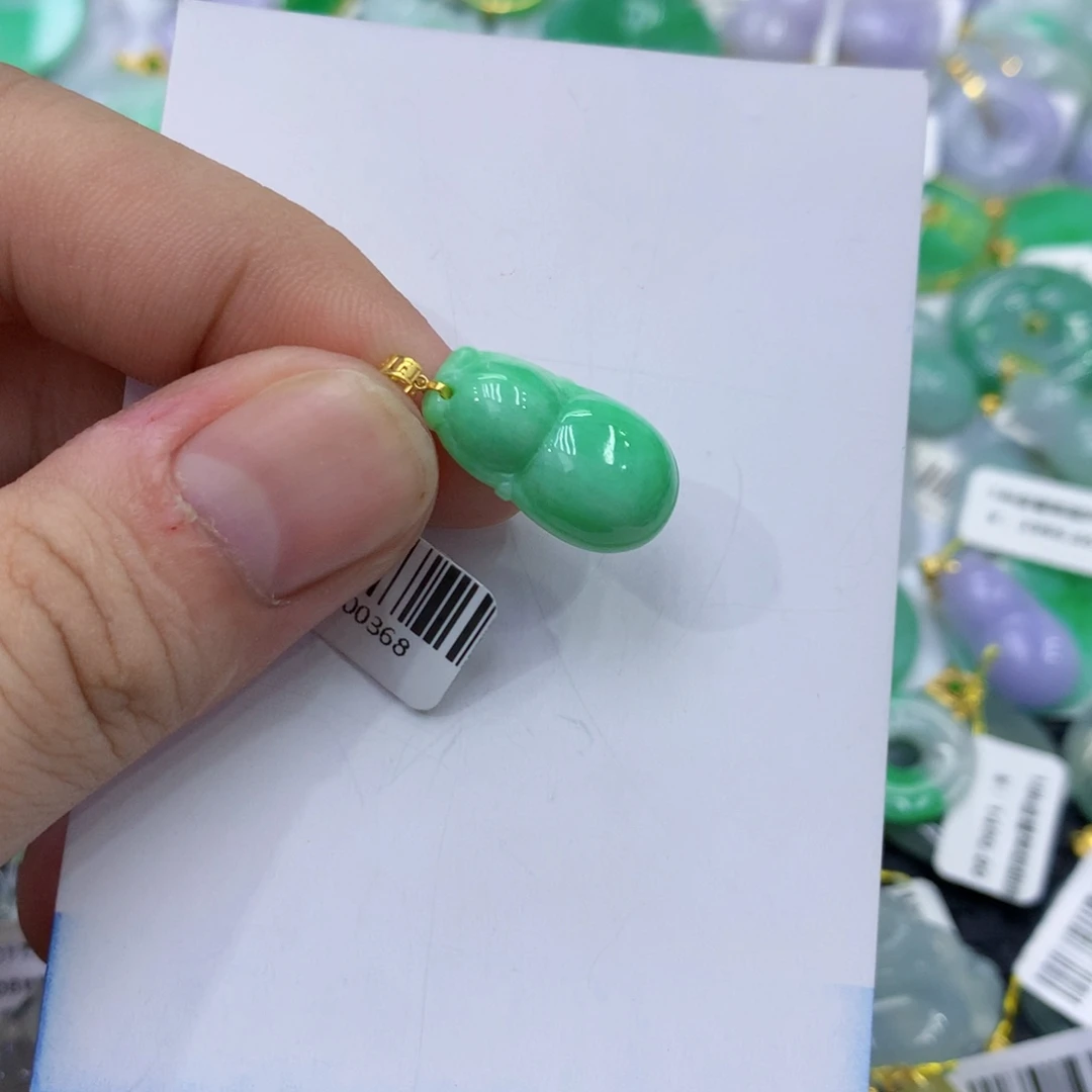 翡翠18K金镶嵌颈饰翡翠