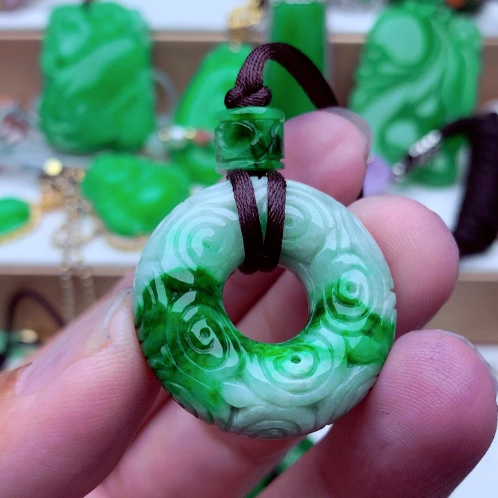 吊坠(不含链)未镶嵌翡翠