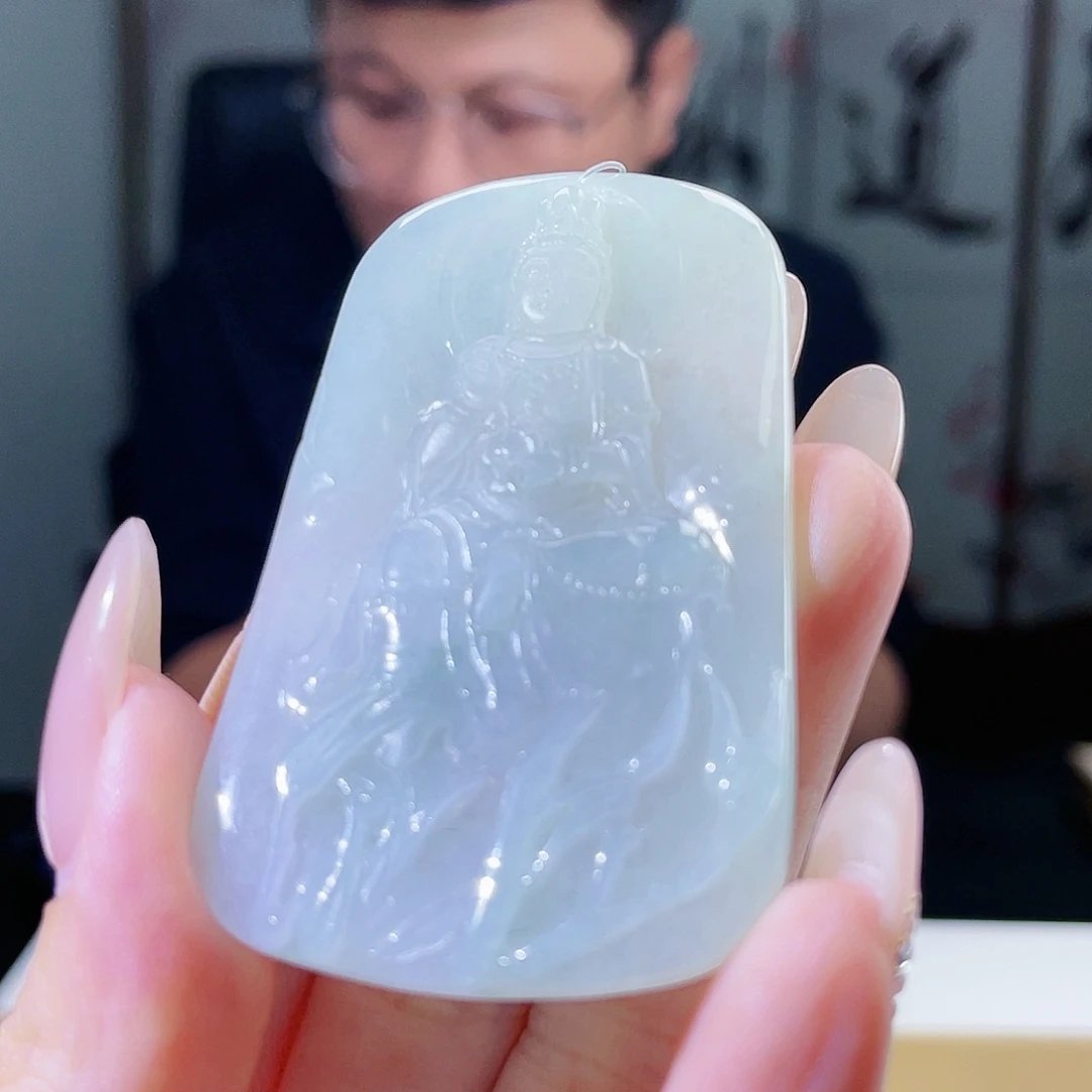 翡翠未镶嵌颈饰观音