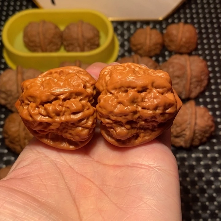 文玩核桃把件四开背八腿三角箭毒蛙王