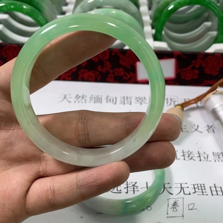 翡翠手镯未镶嵌雪*翡翠手镯翡翠手镯