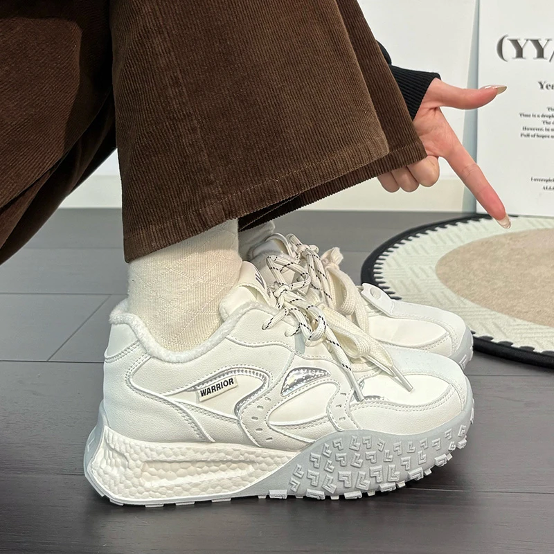 回力休闲板鞋女款秋冬季爆款百搭ins休闲小白鞋轻便加绒保暖棉鞋