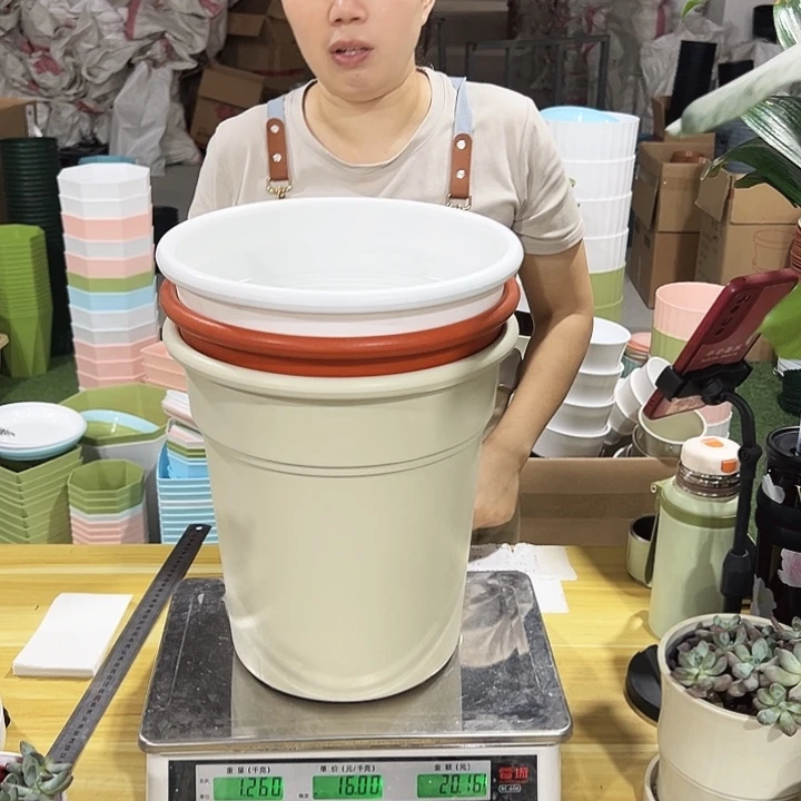 翻边盆口26高28混色无托3只