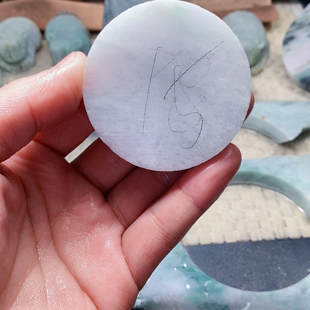 翡翠未镶嵌颈饰88