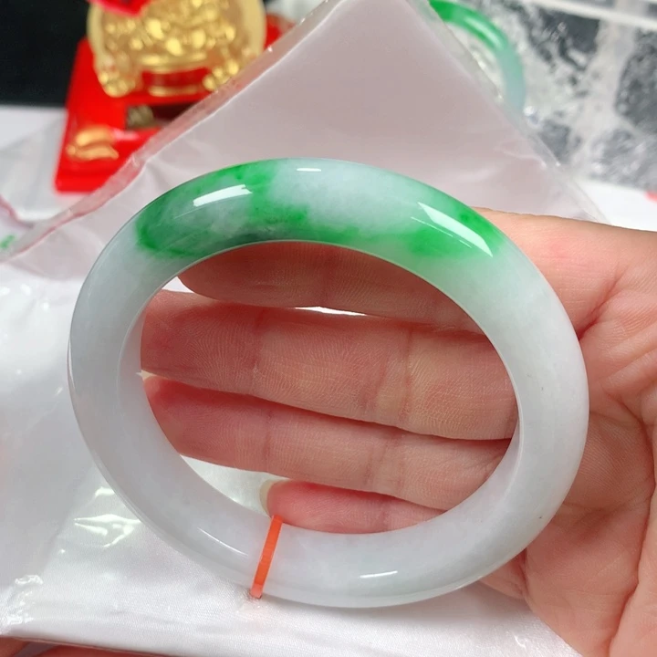 翡翠手镯未镶嵌   编号DH1224 正圈58