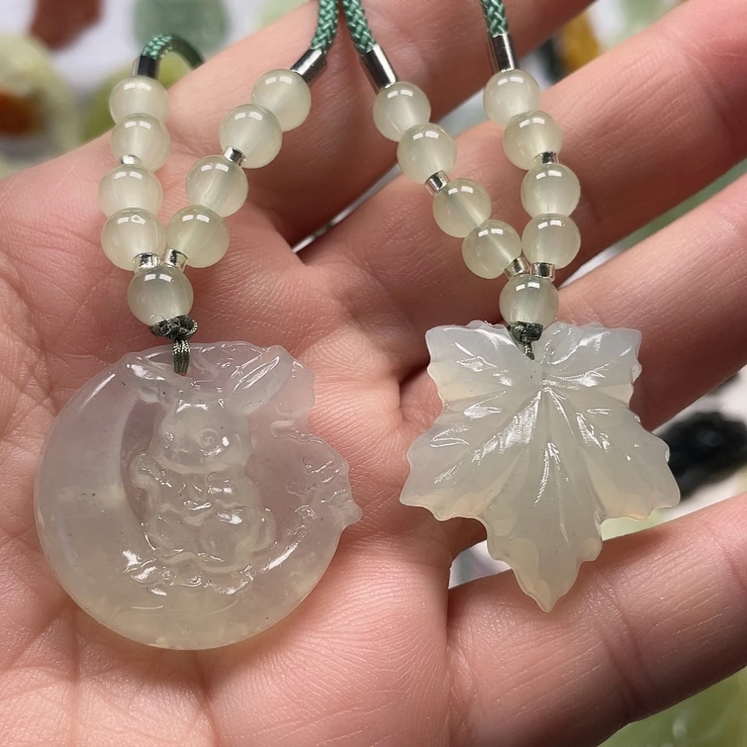 蛇纹石玉未镶嵌颈饰