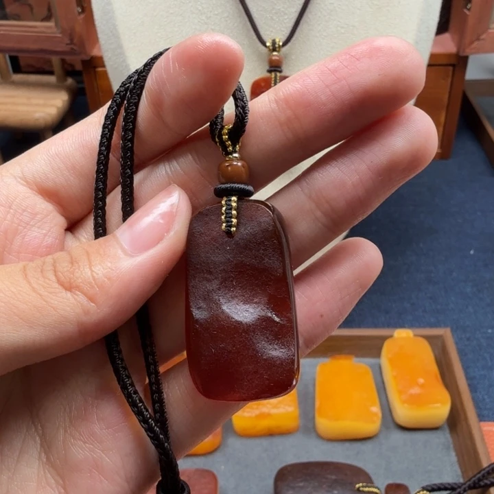 蜜蜡未镶嵌吊坠(赠链)