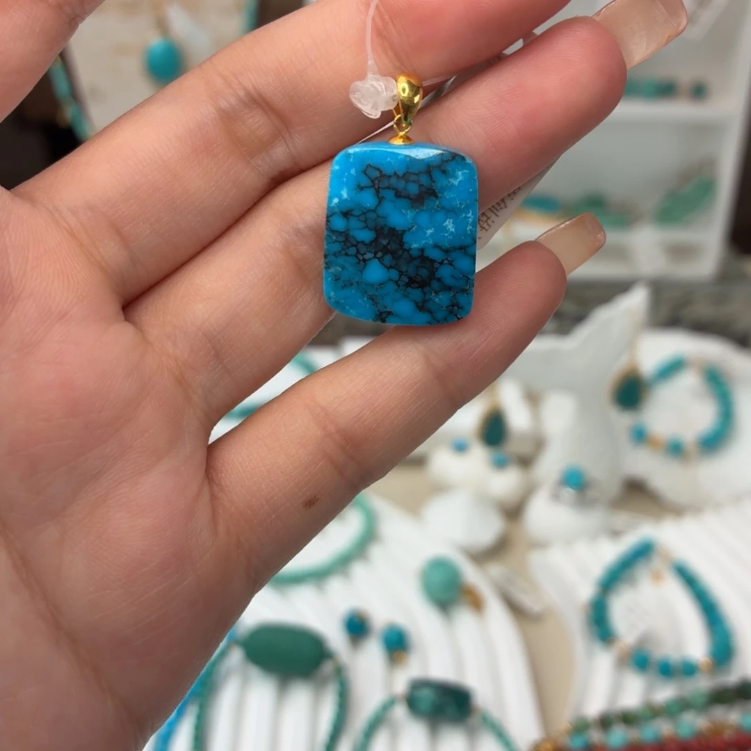 18K金镶嵌绿松石吊坠(不含链)