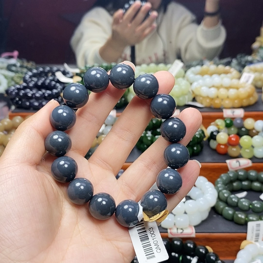 尘***客和田玉未镶嵌手链